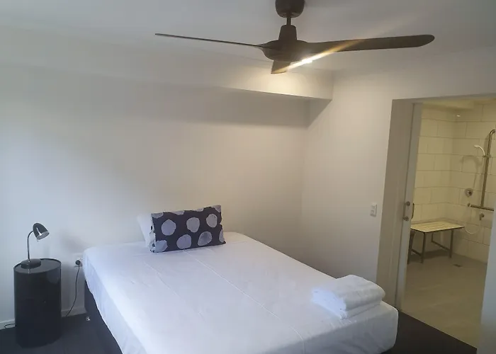 Redhill Cairns Living - Martyn St Hostel